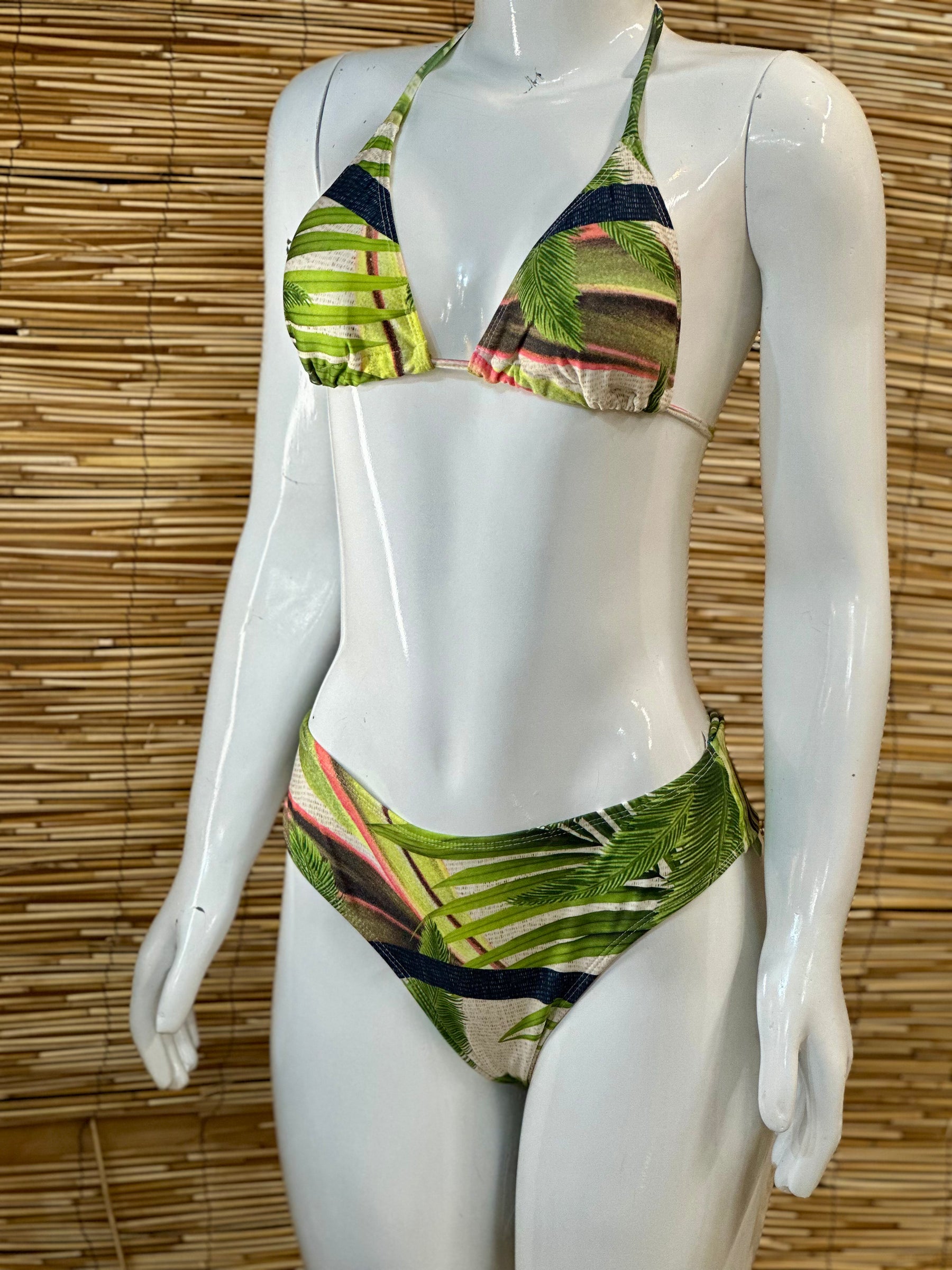 CORT GILLY+KIMBERLY | Moda Praia Brasil